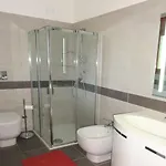 With Garden And Pool Access Διαμέρισμα