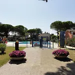 Διαμέρισμα With Garden And Pool Access *