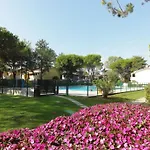 Διαμέρισμα With Garden And Pool Access