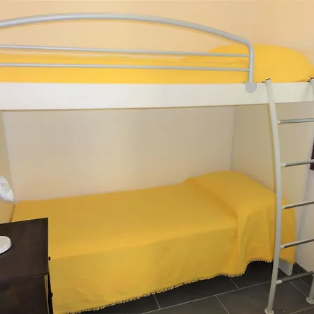 Apartment With Garden And Pool Access *