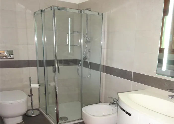 With Garden And Pool Access Apartment