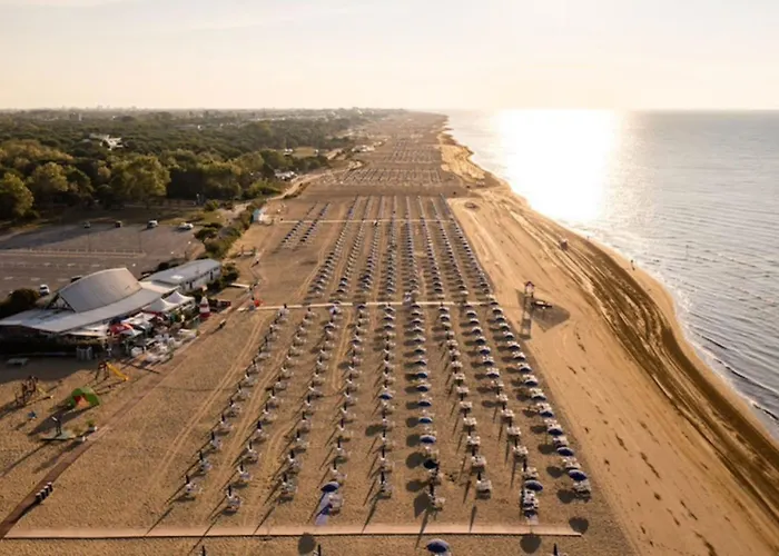 Apartment With Garden And Pool Access *